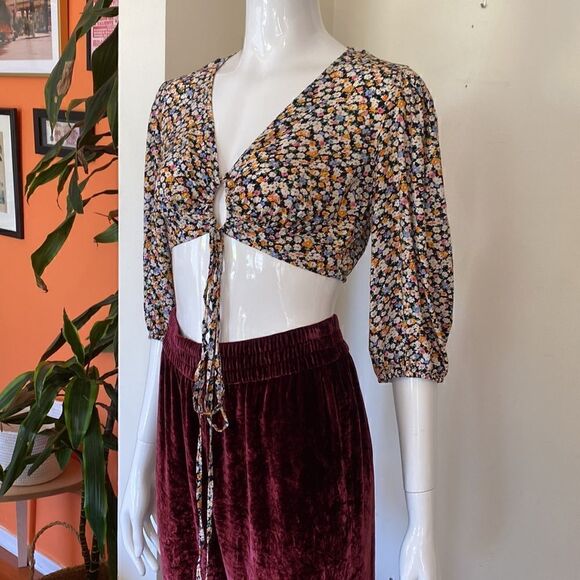 Sans Souci Floral Tie Front Crop Top Size Small - Picture 3 of 10